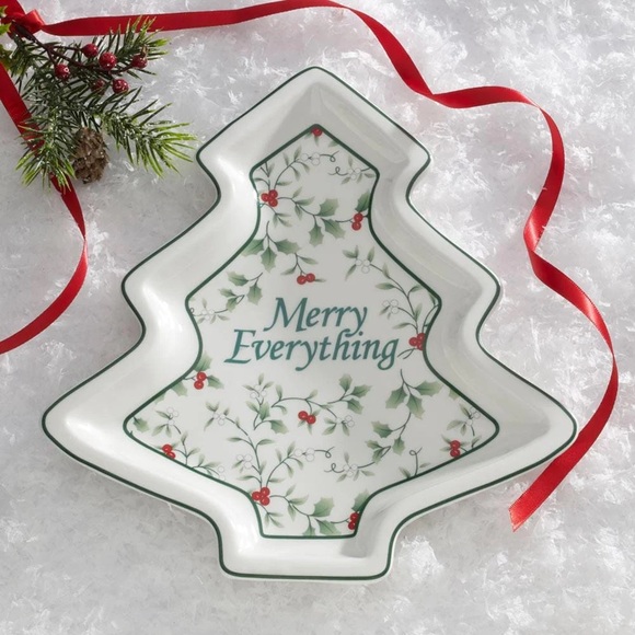 Pfaltzgraff Winterberry® Small Merry Everything Tree Dish - Picture 1 of 2